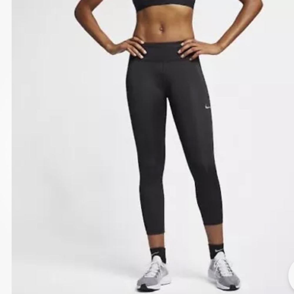 Nike mid rise crop leggings running black